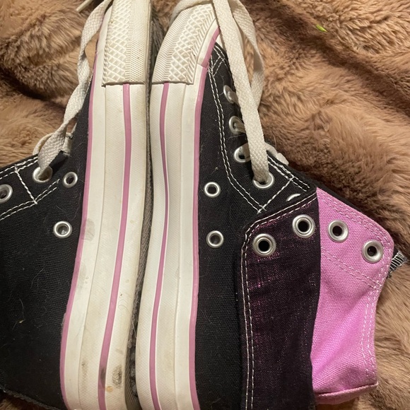 Size 4 double dutched Conversesize 4 - Picture 3 of 5
